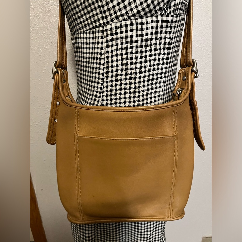 Vintage Coach Cognac Leather Crossbody Bag with Embossed Creed